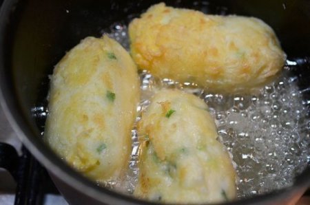 Картофельные палочки с сыром и беконом