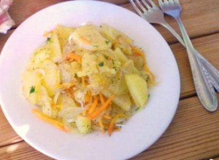 Жареная картошка с морковкой